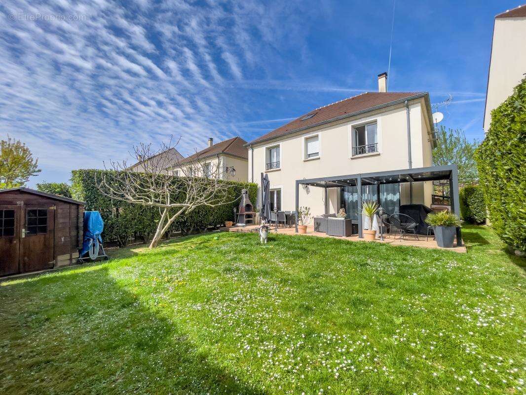 Maison à BAILLY-ROMAINVILLIERS