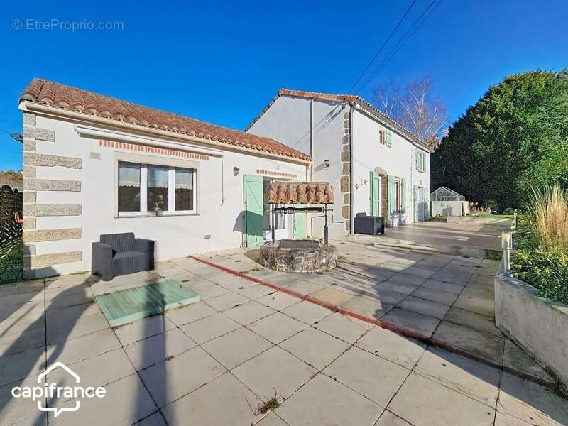 Maison à ARGENTON-CHATEAU