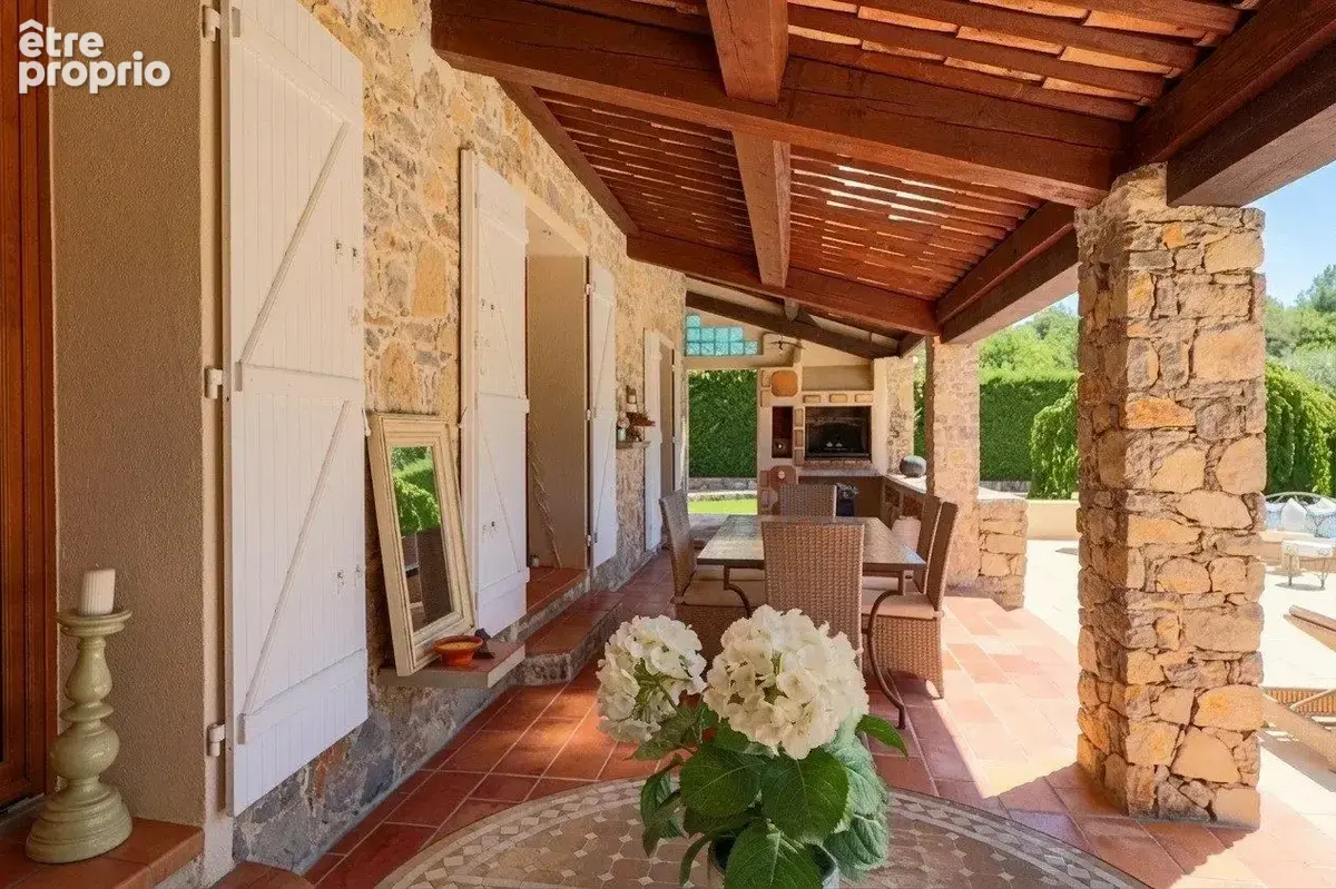 Maison 6 pièces 142 m² à vendre à La Roquebrussanne (83136) - photo 3