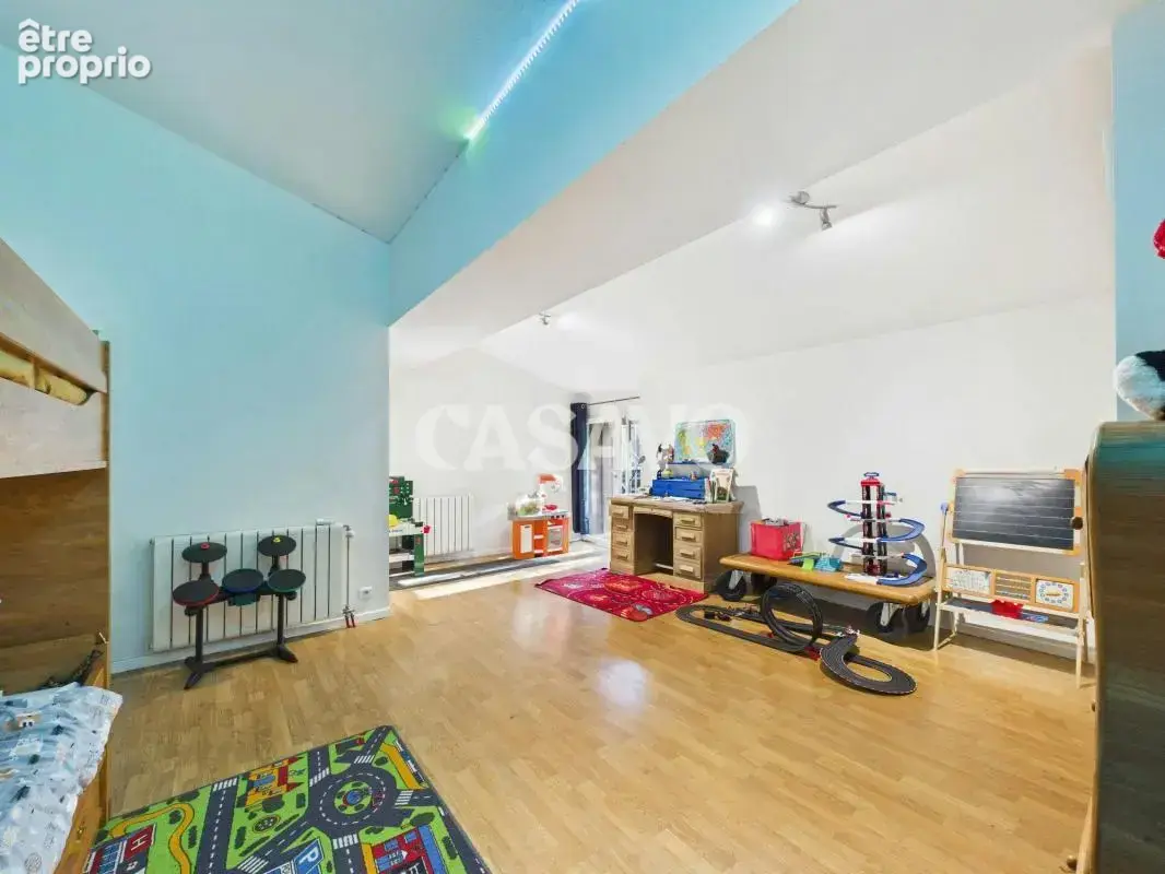 Vente Maison 5 pièces de 203m² - 33670 Le Pout - photo 9