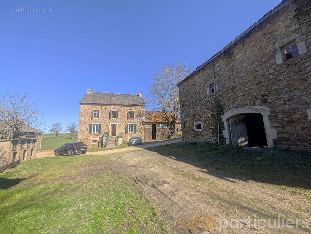 Maison à COMPS-LA-GRAND-VILLE