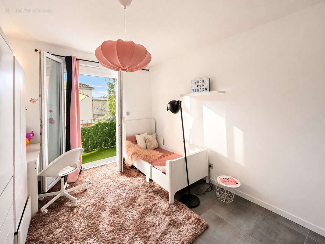 Appartement à SAINT-PAUL-TROIS-CHATEAUX