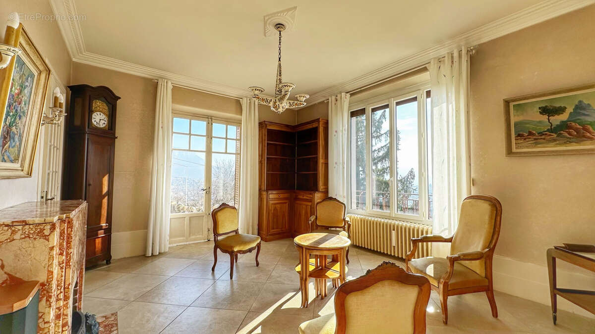 Maison à COUBLEVIE