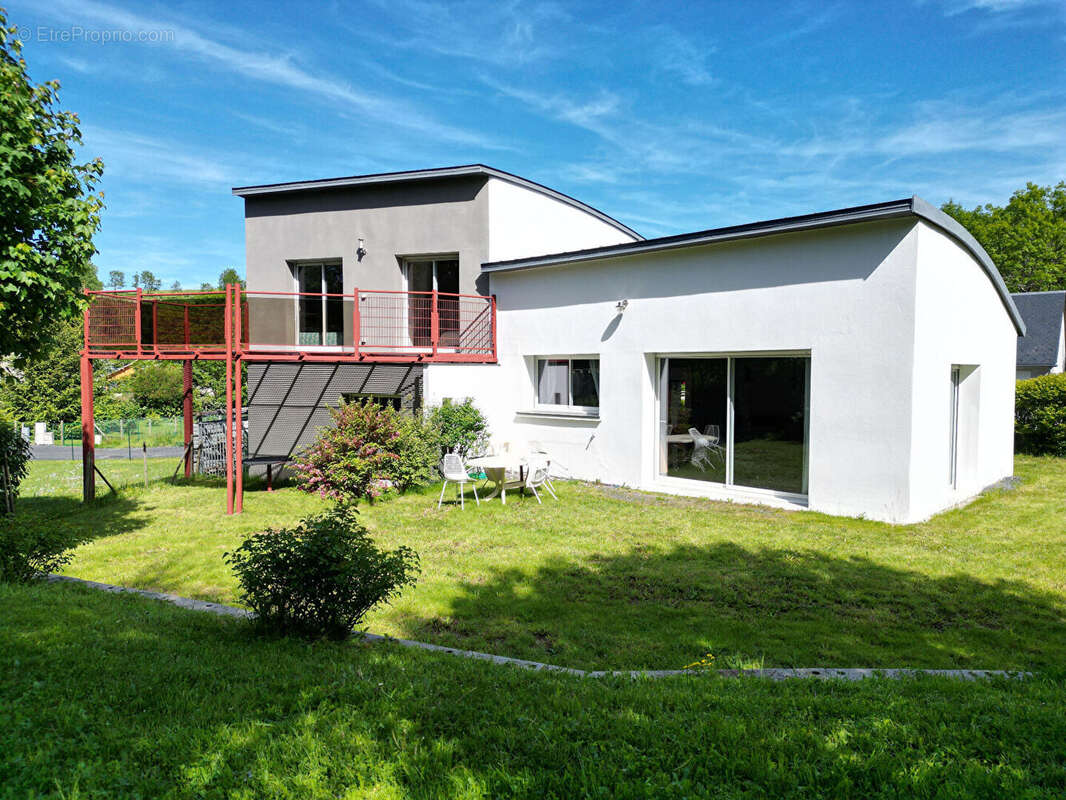 Maison à LAGUIOLE
