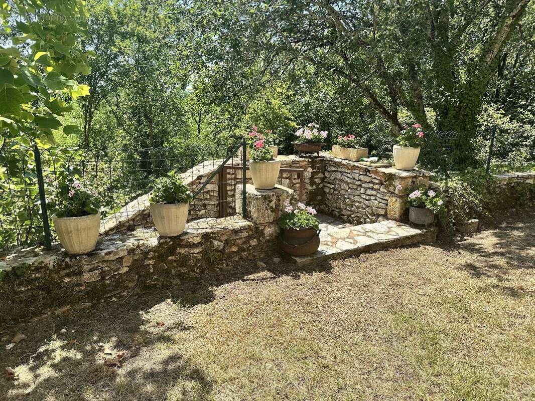 Propriété de caractère avec gîte indépendant et piscine à proximité de Saint-Cyprien - photo 9