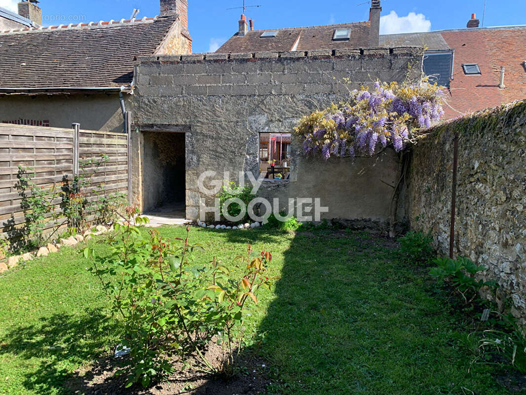 Maison à vendre à Cloyes sur le Loir - 2 chambres. - photo 4