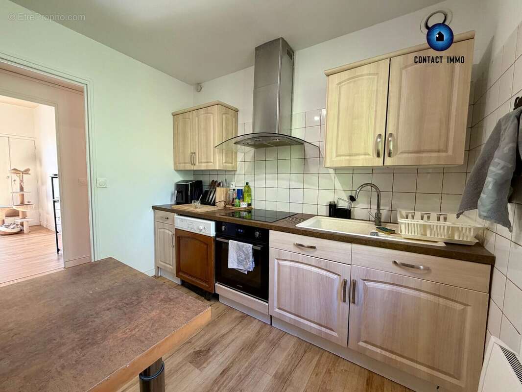 Maison 70 m² à Saint-Pantaleon-De-Larche  - photo 5