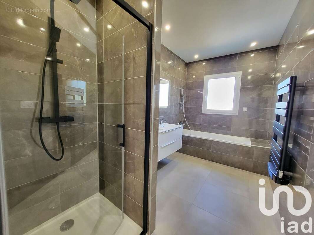 Photo 2 - Maison à CHATELLERAULT