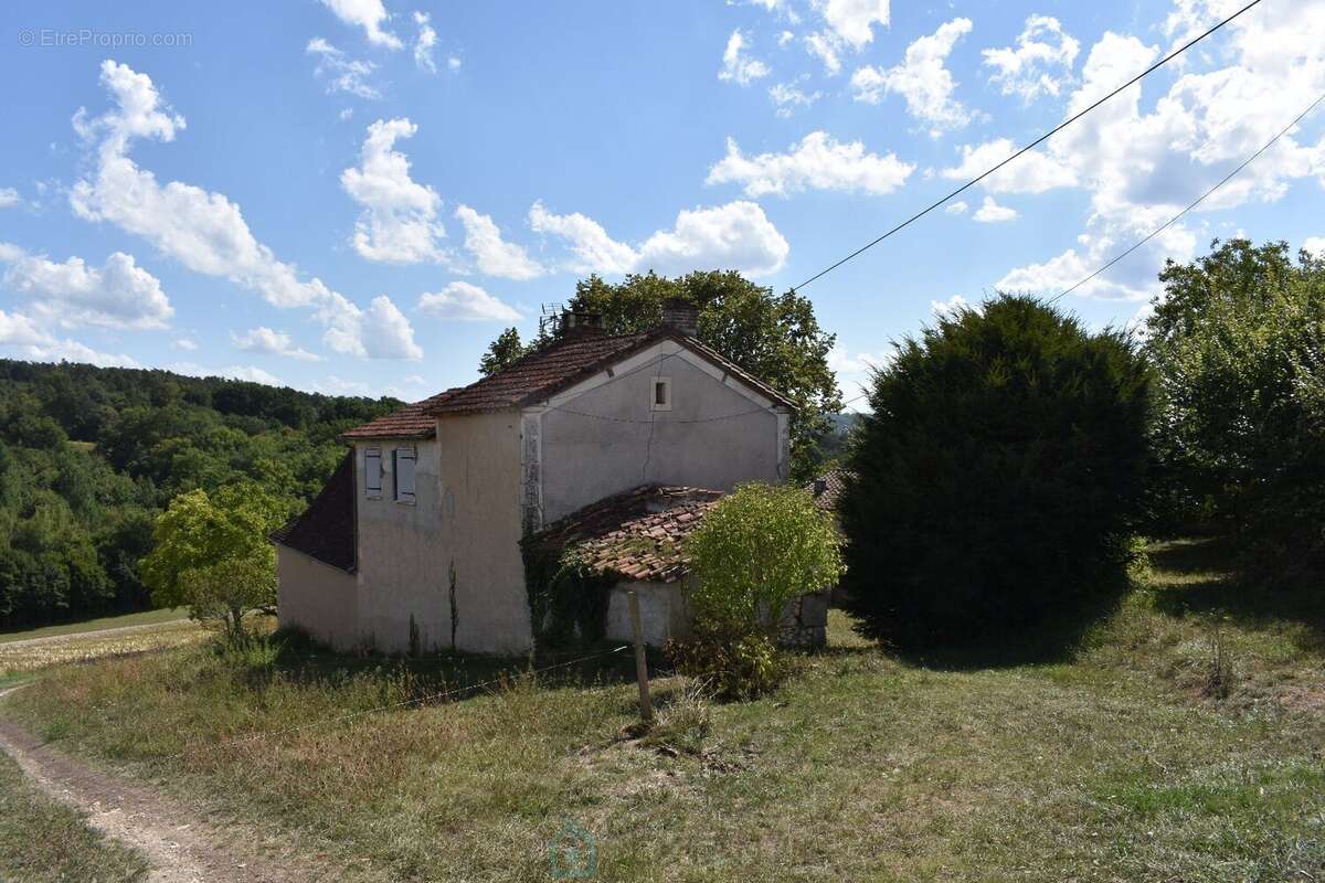 Corps de ferme a restaurer sur 9000 m2 de terrain - photo 21