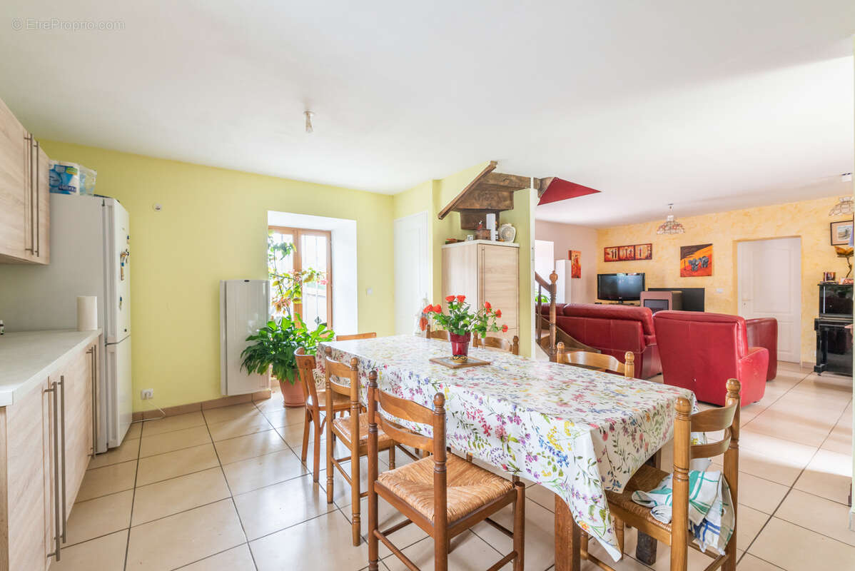 Maison à SAINT-GEORGES-D&#039;AURAC