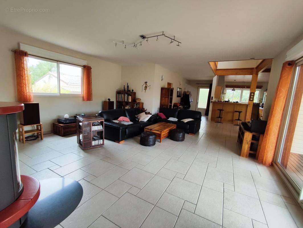 Maison à CUBZAC-LES-PONTS