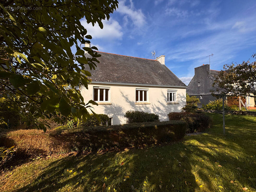Maison à ERGUE-GABERIC