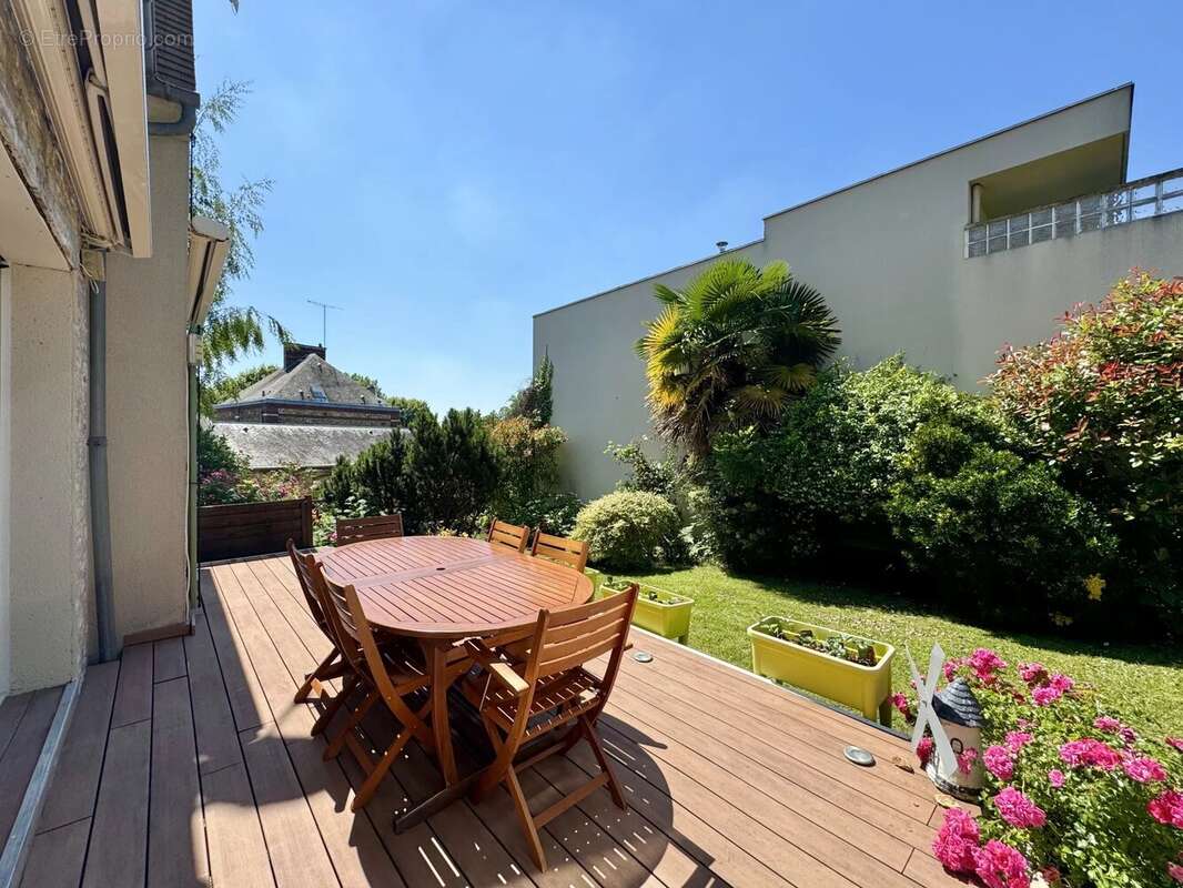 Maison 200 m² à Verrieres-Le-Buisson  - photo 2
