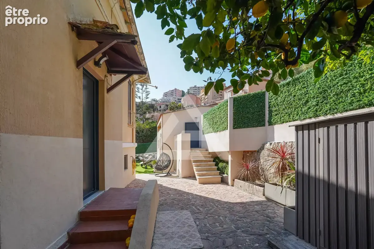 Villa  avec piscine - beausoleil - garage et parking - photo 15