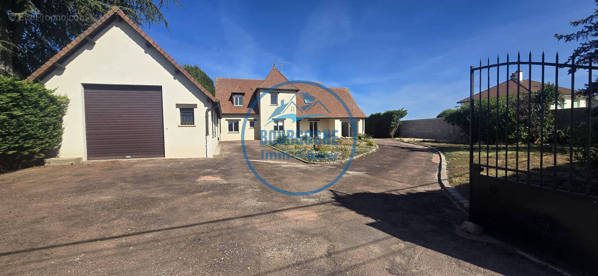 Maison à VIREY-LE-GRAND