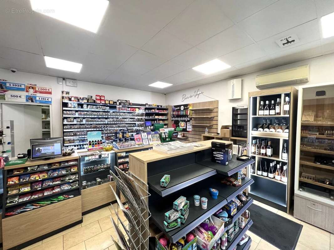 Commerce à NAGES-ET-SOLORGUES