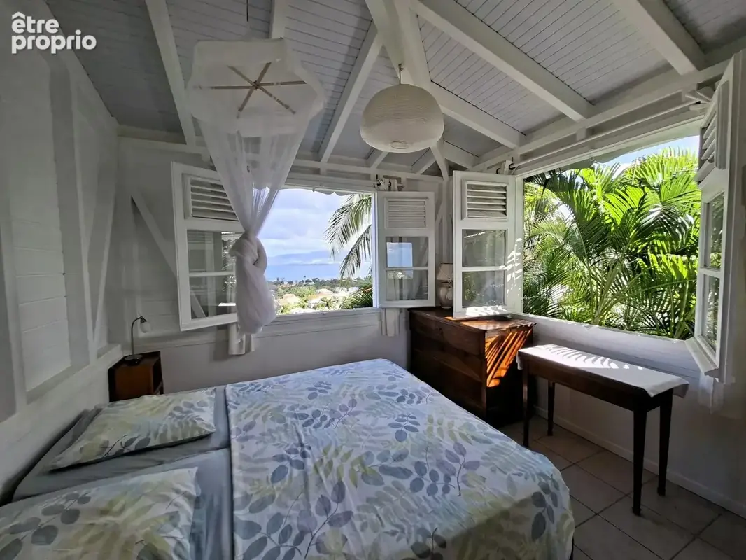 LES TROIS-ILETS : Villa créole  rénovée - Piscine - Vue mer - photo 11