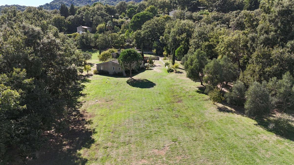Maison à LA GARDE-FREINET
