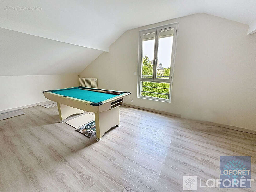 Maison à SAINT-MAUR-DES-FOSSES