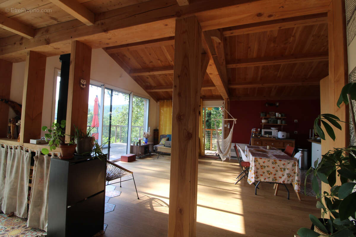 Charmante maison en bois de 98 m2 sur un terrain de 2800 m2. - photo 66