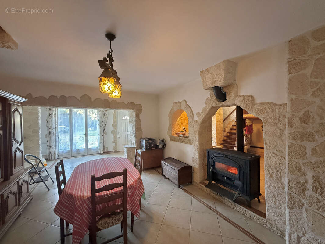 Maison à LIMERAY