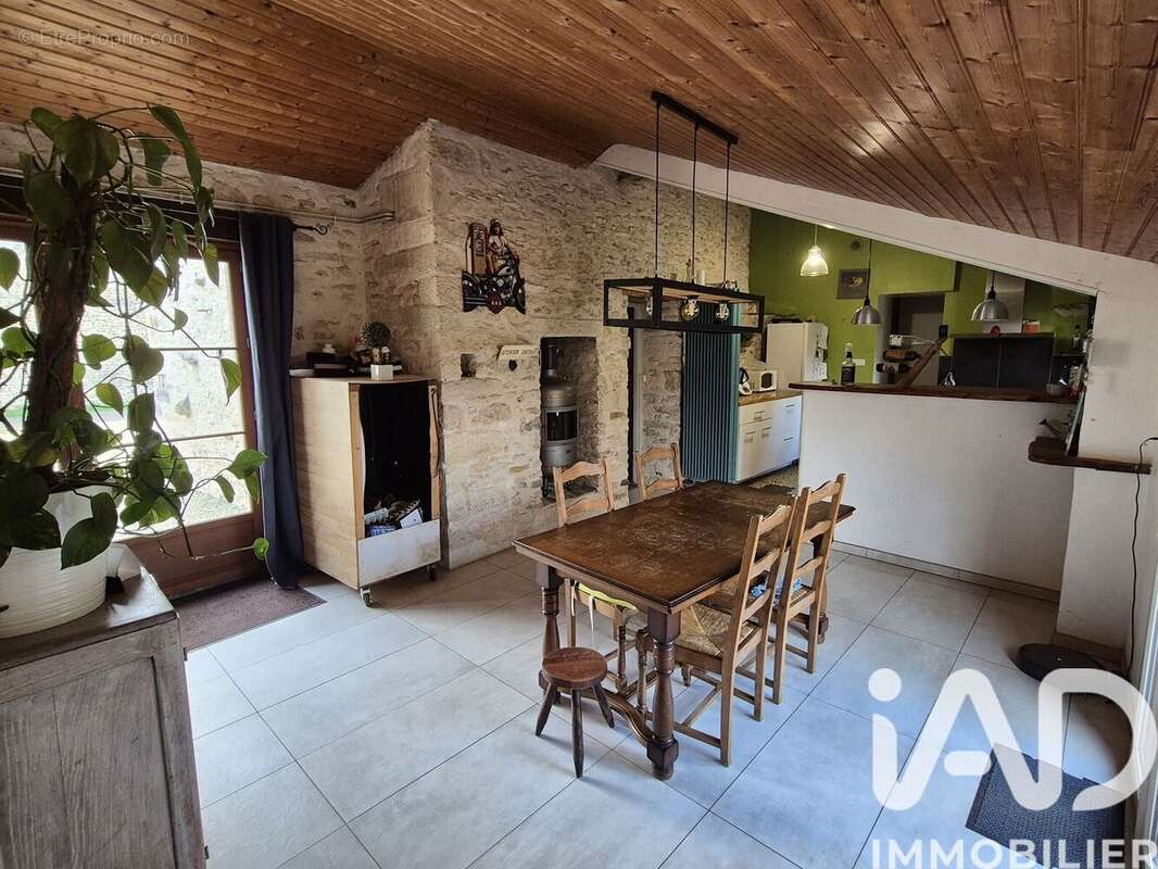 Photo 4 - Maison à CHERVES