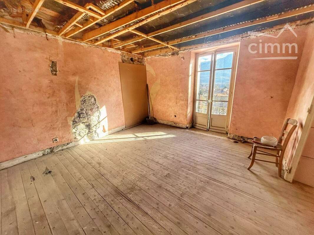 Maison à LA TERRASSE