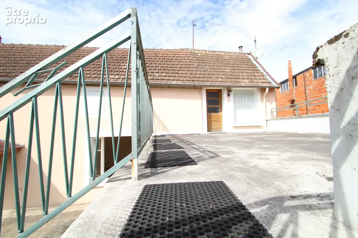 Maison de village avec Appartement, Garage et terrain. - photo 16