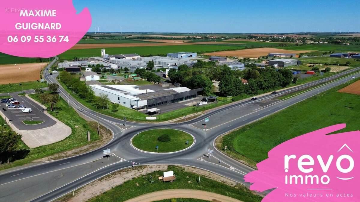 Commerce à FONTENAY-LE-COMTE