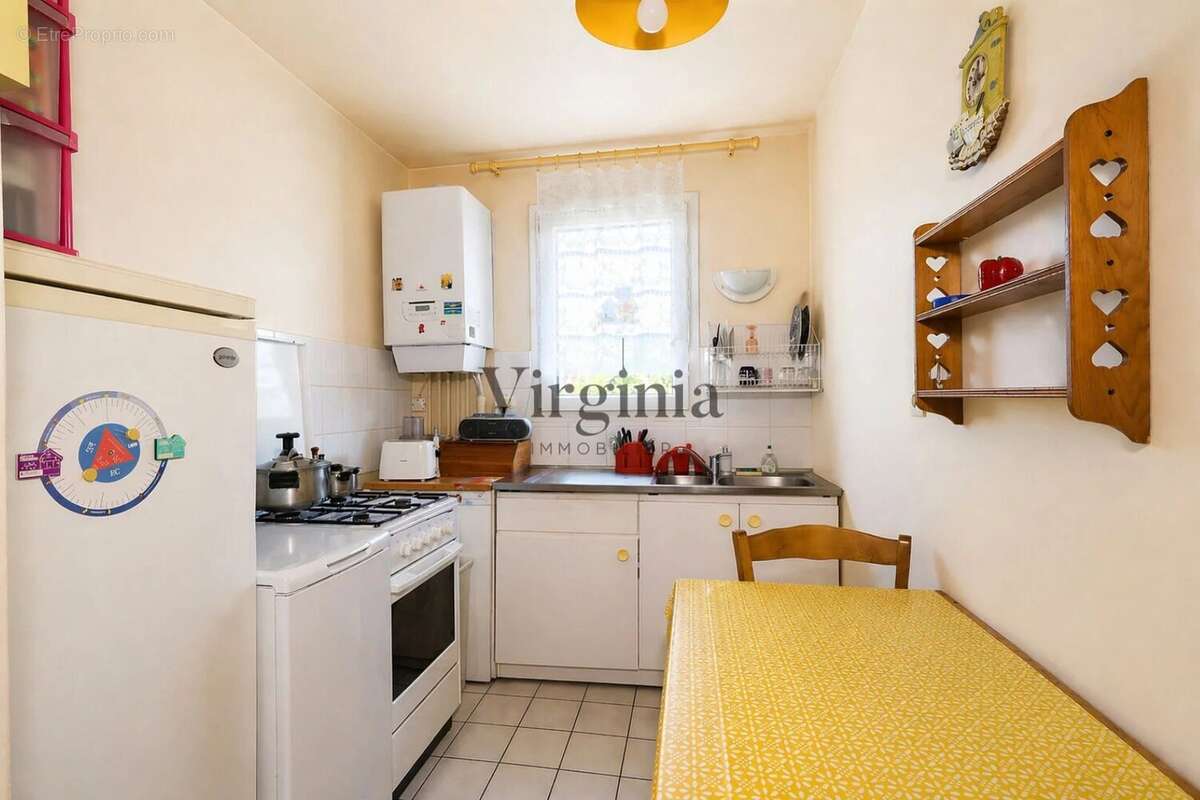 Appartement à CHARENTON-LE-PONT