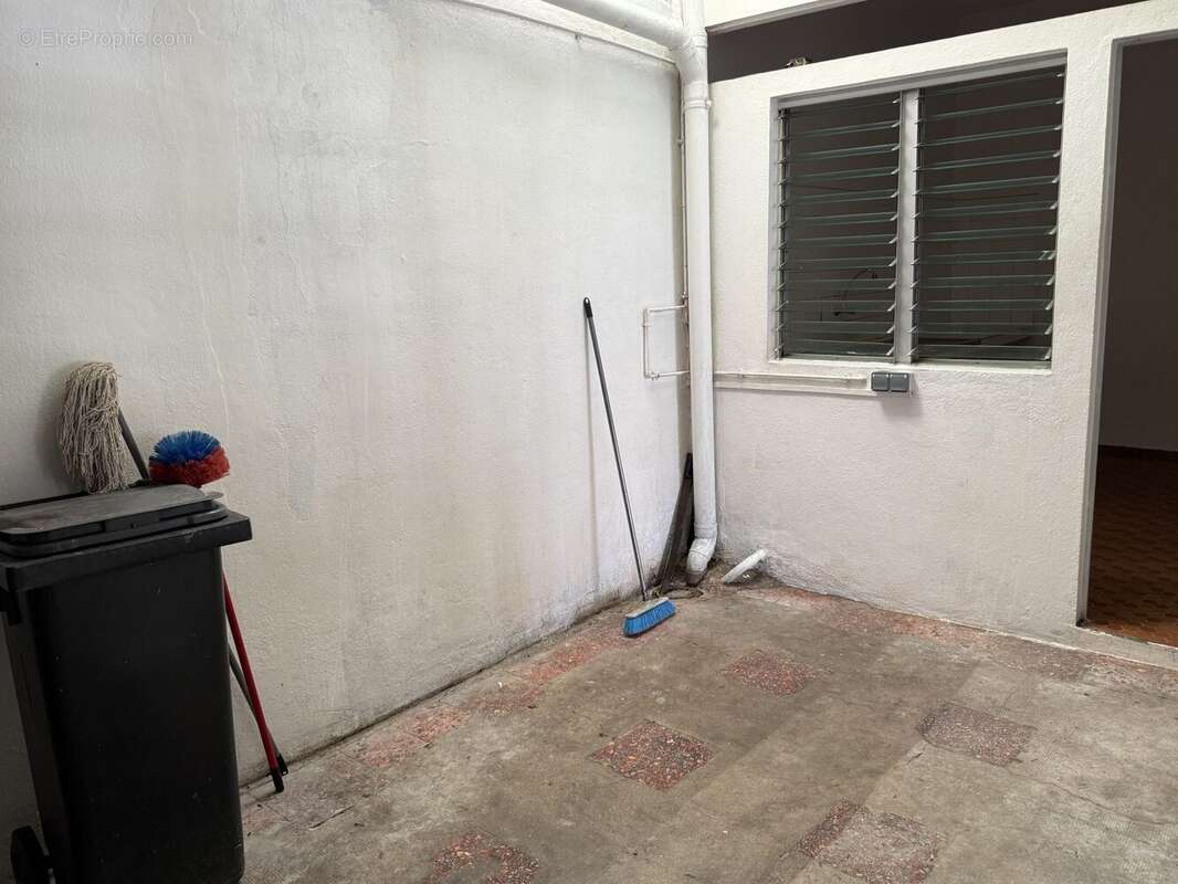 Commerce 74 m² à Les Abymes  - photo 7