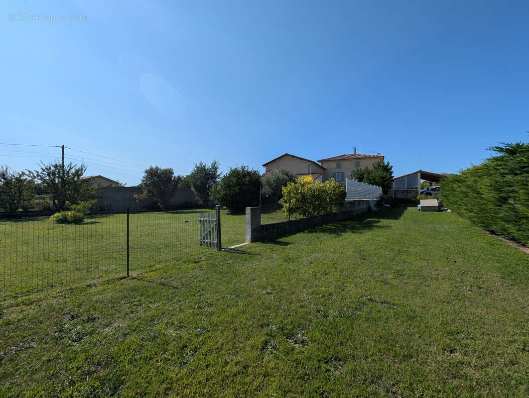 Terrain à ROMANS-SUR-ISERE