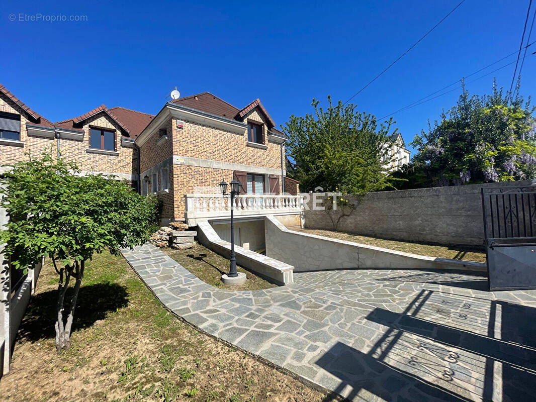 Maison à ORMESSON-SUR-MARNE