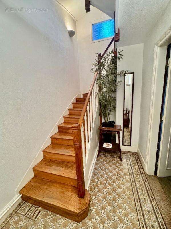 MAISON Style "ART DECO" Secteur  ST ANNE - HENRIVILLE 183m2, 4 chambres , garage  jardin - photo 5