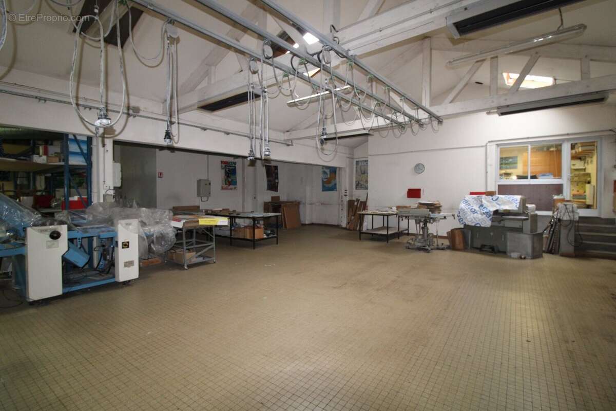 Immeuble hyper centre de Bonnières 1 474m² - photo 3
