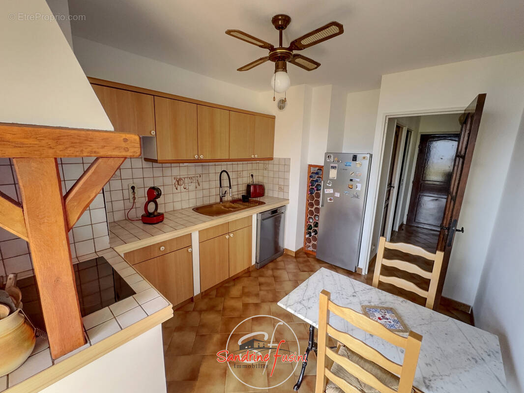 Appartement à CARROS