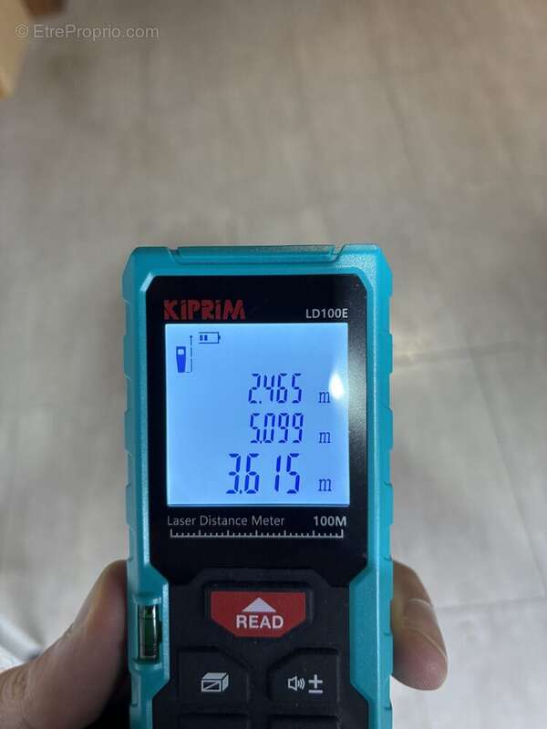 Parking à SAINT-MAUR-DES-FOSSES