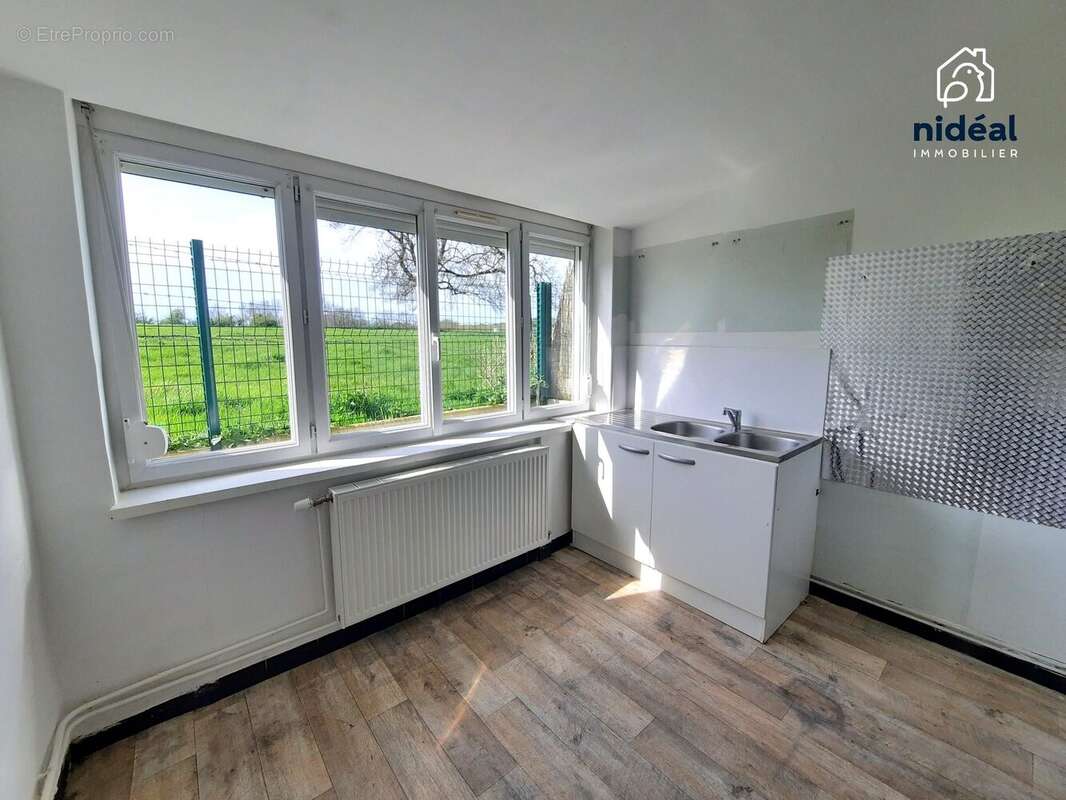 Maison à AVESNES-SUR-HELPE