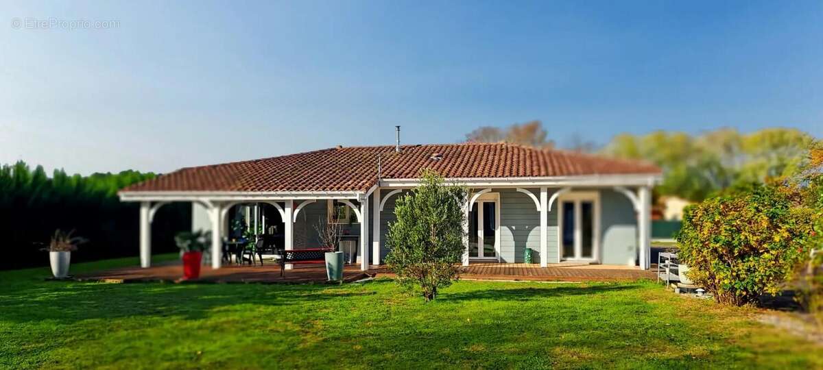 Maison à RION-DES-LANDES