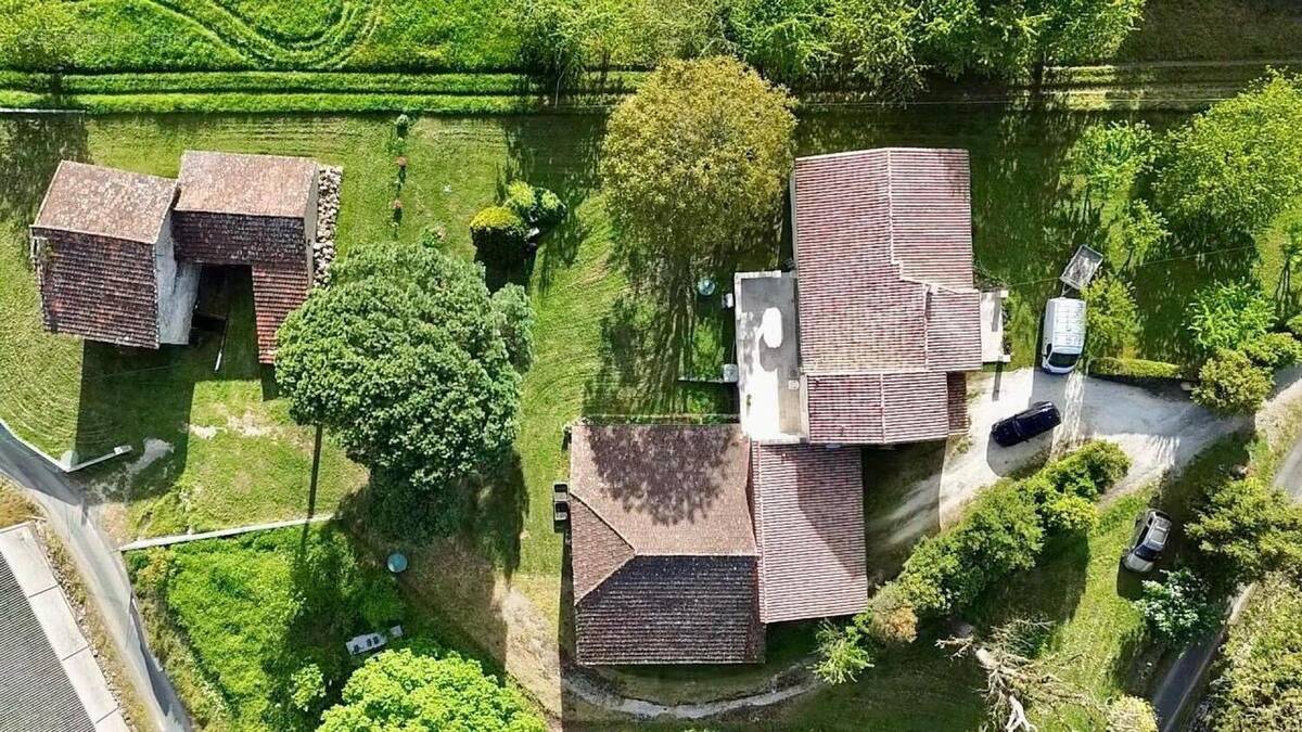 Photo 1 - Maison à SAINTE-COLOMBE-DE-VILLENEUVE