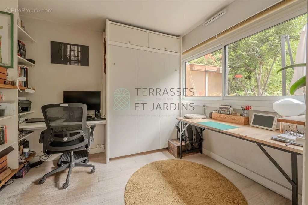 Appartement à PARIS-20E