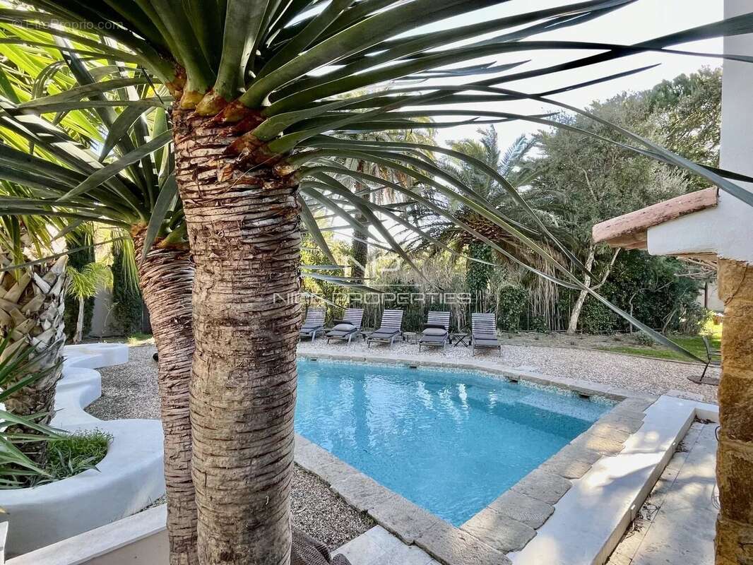 Sainte-Maxime, villa à 100 mètres d'une petite plage - photo 7