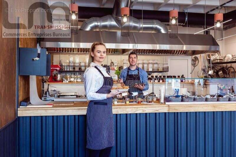 Commerce à PARIS-9E