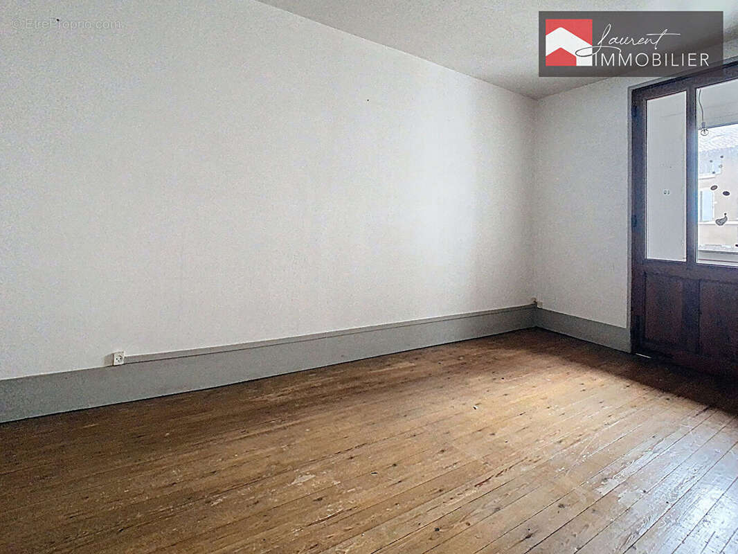 Maison à PONT-DE-VAUX