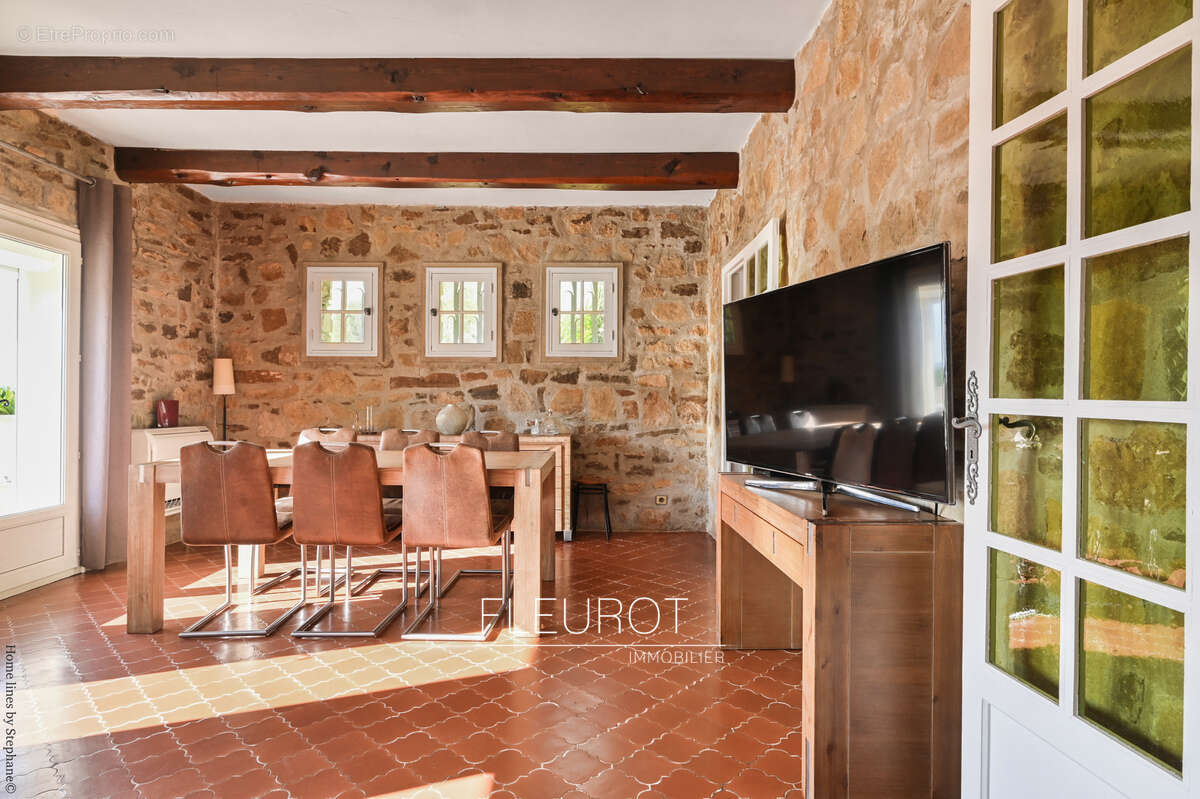 Maison à LE CASTELLET