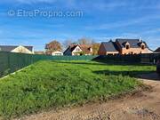 Terrain à SAINT-HILAIRE-SAINT-MESMIN