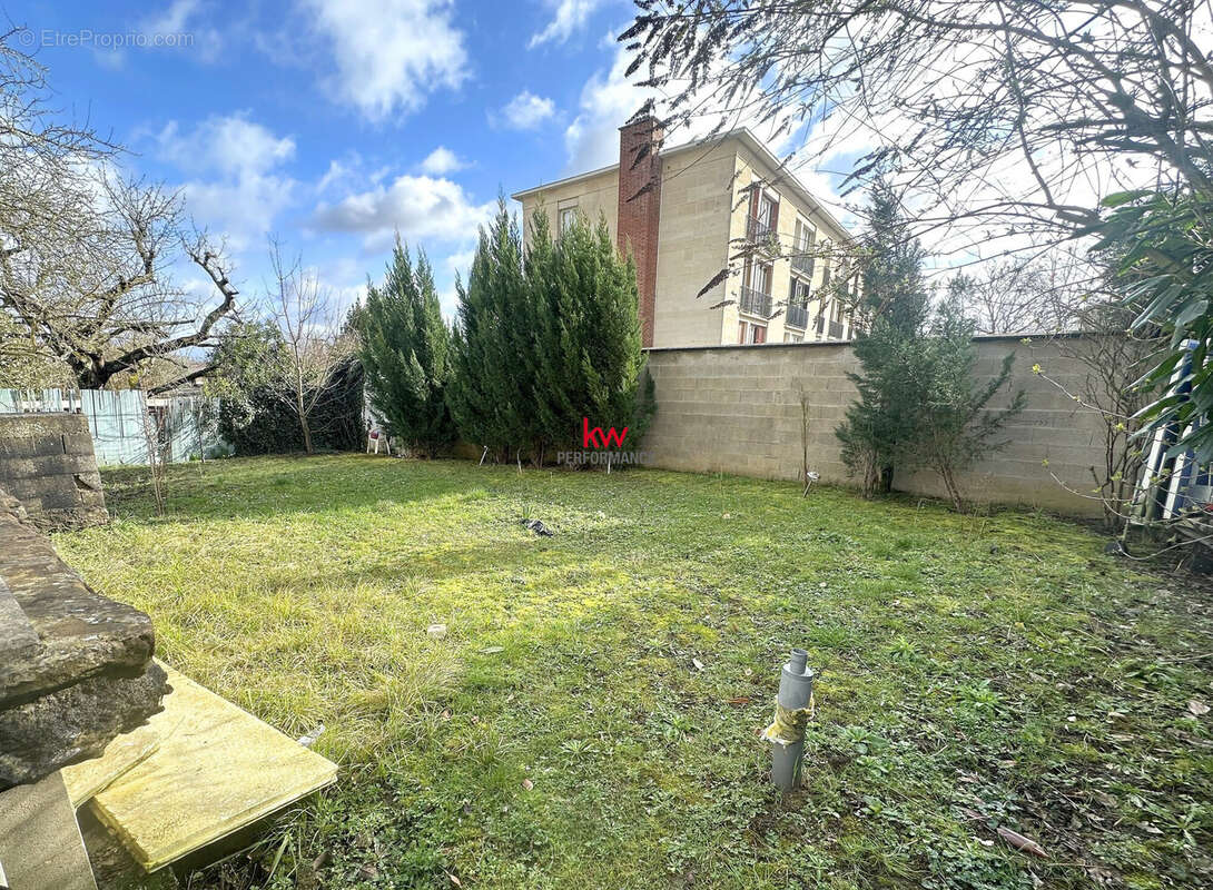 Maison 199 m² à Sarcelles  - photo 2