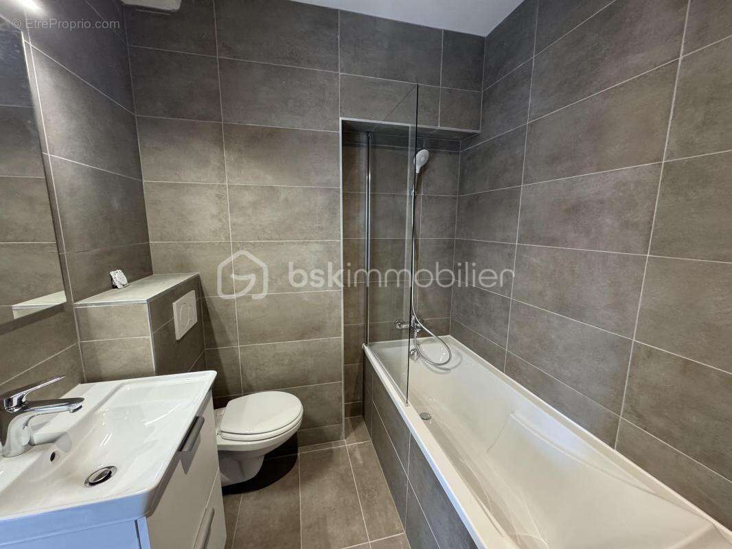 Appartement à REYRIEUX