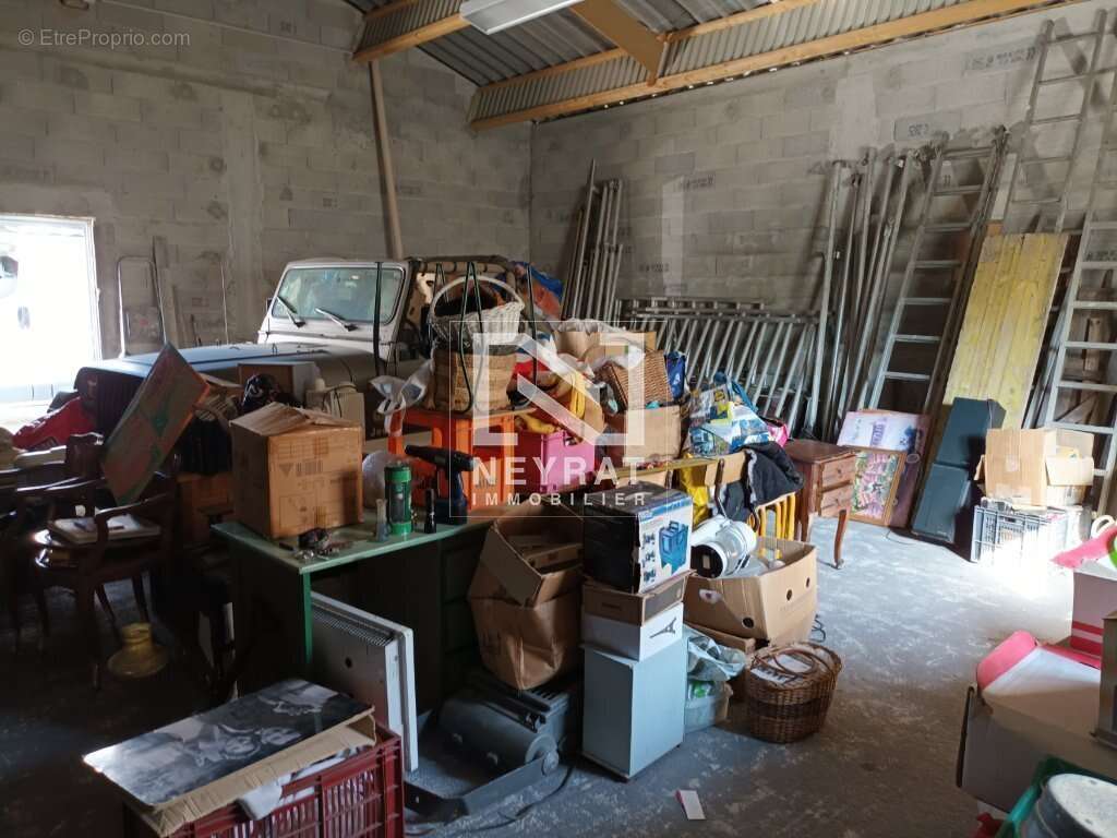 Dans zone artisanale montauroux  : local 50 m2  + 50 à fermer+ habitation - photo 6
