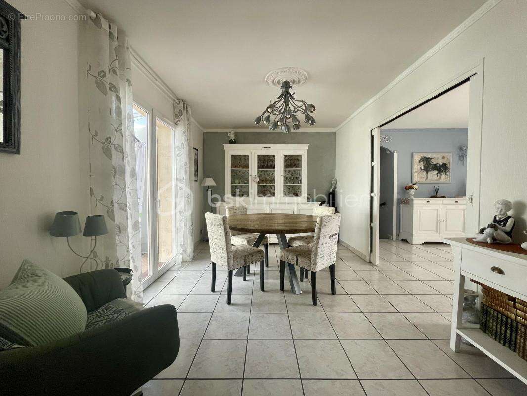 Maison à LE PALAIS-SUR-VIENNE